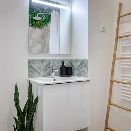 Jungle Rénové Balnéo à La Gare Rouen