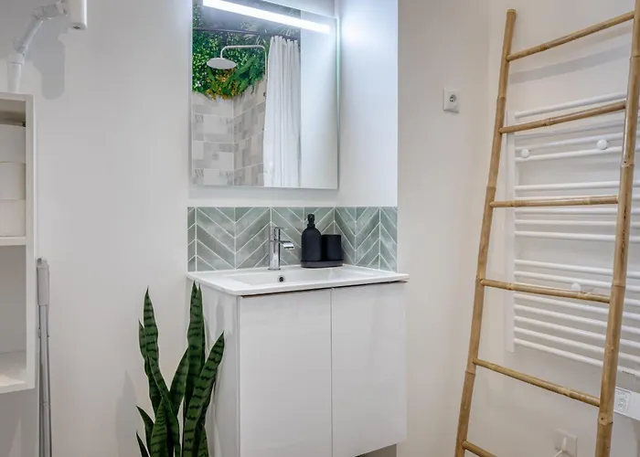 Jungle Rénové Balnéo à La Gare Rouen